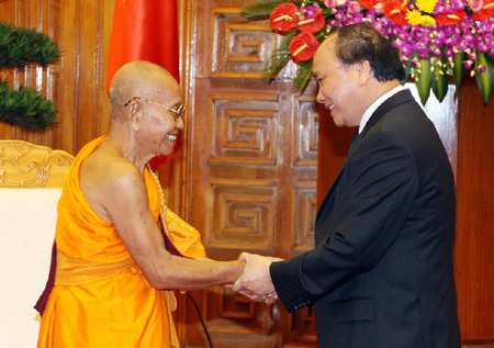 ឧបនាយករដ្ឋម្ត្រីវៀតណាម Nguyen Xuan Phuc ទទួលជួបសន្ទនាជាមួយគណៈប្រតិភូព្រះសង្ឃពុទ្ធសាសនាកម្ពុជា